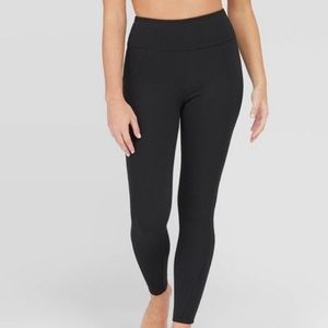 Assets by Spanx legging ponte shaping black pant